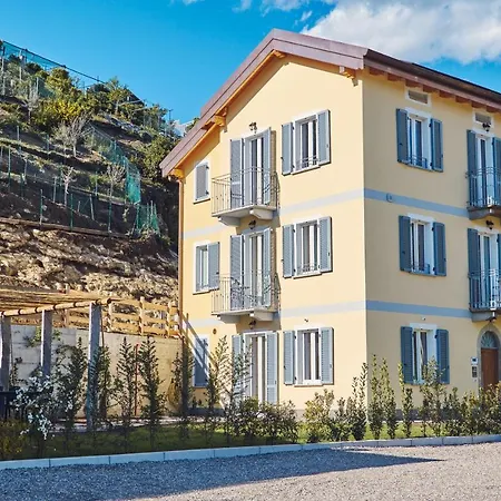 Riarel- Foresteria Lombarda Bed & Breakfast *